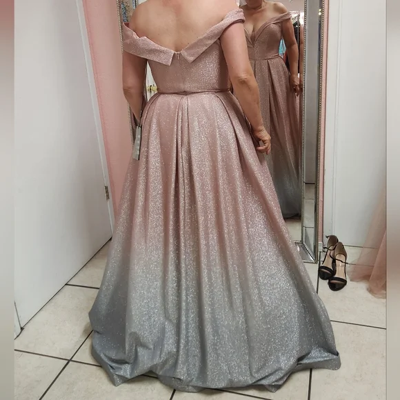 NWT CR839 Off shoulder ball gown with glitter ombre fabric Size 12 - Picture 6 of 9
